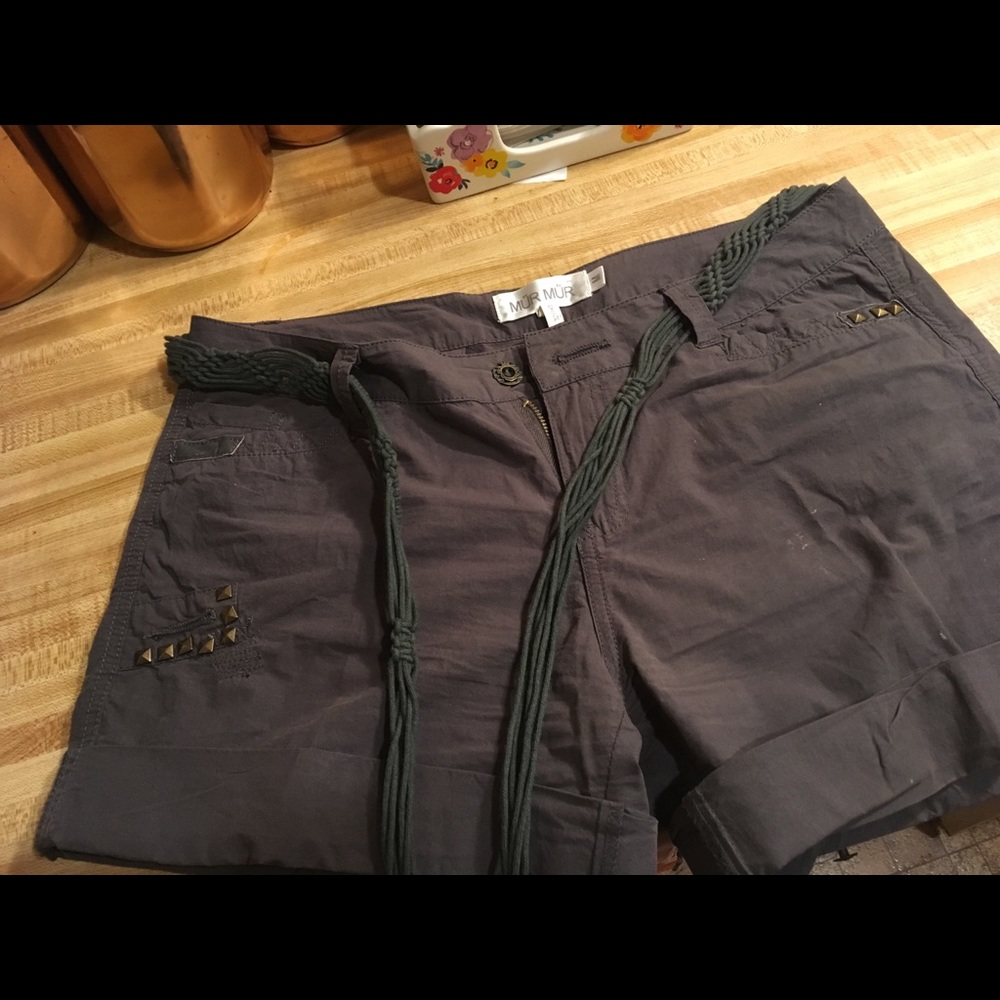 Mur Mur Studded Gray Cuffed Shorts